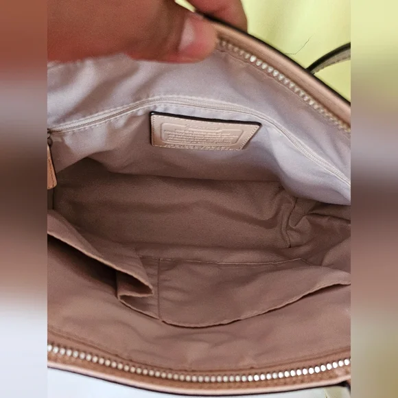 COACH Peyton Embossed Signature Patent Leather Satchel Carryall Tote - Picture 7 of 13